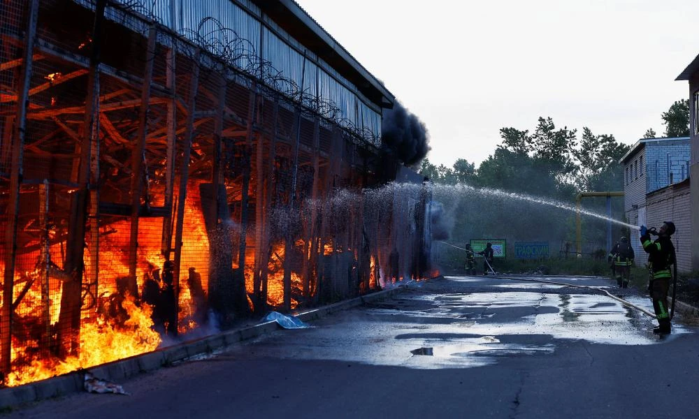 Σφυροκόπημα στην Ουκρανία: Στους 11 οι νεκροί στην υπεραγορά του Χάρκοβο-Δύο νεκροί από Ουκρανικά πυρά στη ρωσική περιφέρεια Μπέλγκοροντ (Βίντεο)